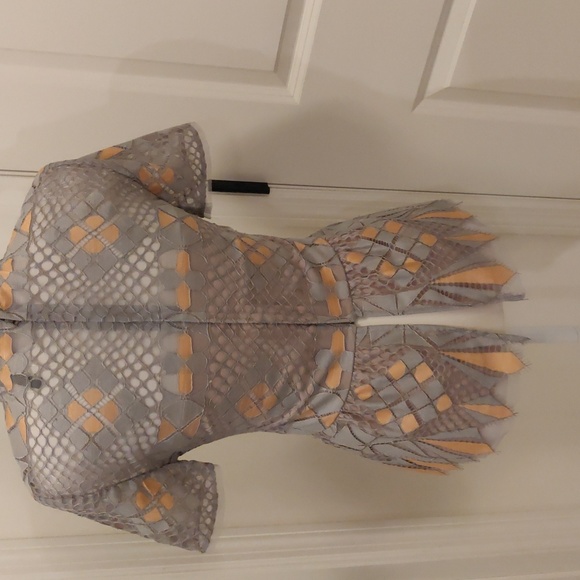 BCBG MAXAZRIA BLOUSE TOP SHIRT LACE LIGHT DUST GRAY  CALESTE Size S - Picture 3 of 8